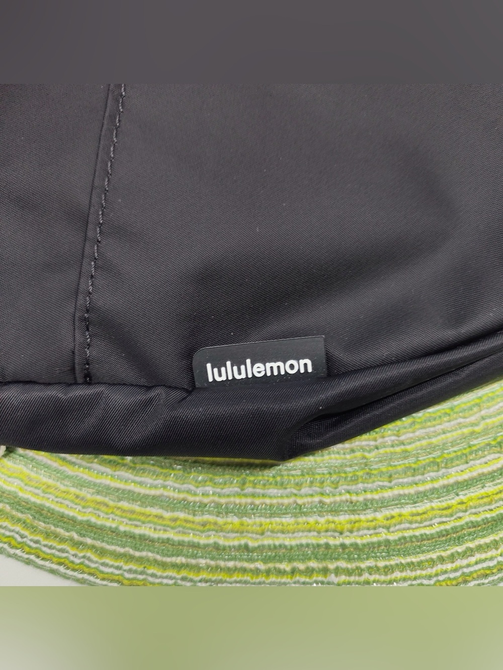 Lululemon Festival Bag 5L • Black/Gold • New - Picture 7 of 8